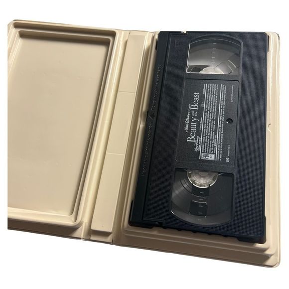 Walt Disney Princess VHS Movie Tapes Set Of 2 Beauty And The Beast Snow White - Picture 8 of 9